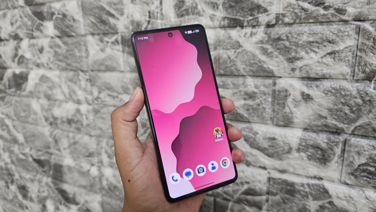 adithyatechh's tweet image. Been using the #LavaBlazeAMOLED2 5G for a while — super light, clean &amp;amp; neat software, good for multimedia, light to normal use, and even perfect for elders who want an easy,clean phone.
Also ideal as a secondary phone with good battery &amp;amp; clean UI. Worth checking out! 
-Not an Ad