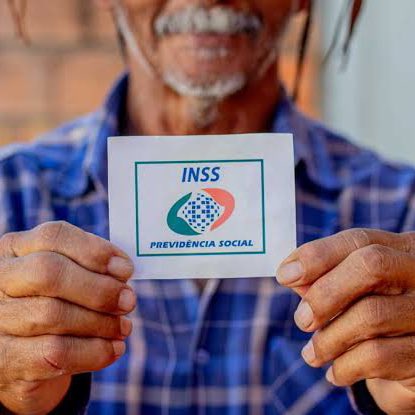 senhormisesbr's tweet photo. 🚨GRAVE: Governo Lula usou R$ 1 bi dos próprios pagadores de impostos para indenizar vítimas da fraude no INSS e até agora ninguém foi responsabilizado. https://t.co/U8mCFdXauI