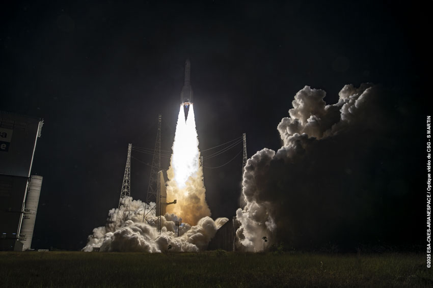 eumetsat's tweet photo. We are still buzzing after the successful launch of #MetopSGA1! 🛰️
Thanks to all of our partners for the years of work that got us here. 🥳
Stay tuned for news of the LEOP - below more images of the satellite's incredible journey to space! 🌍💫

📷 ESA / CNES / Arianespace / CSG https://t.co/ow3FcstBUy