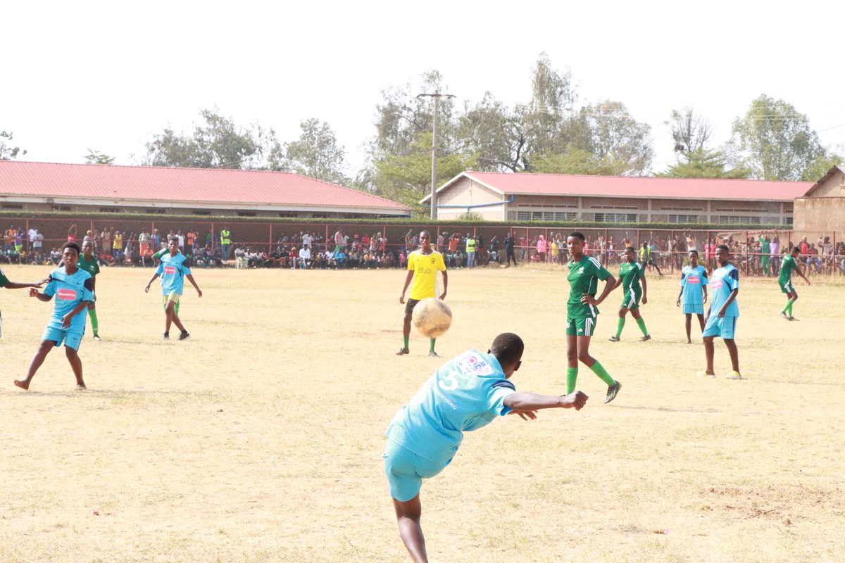 Bugesera District (@bugeseradistr) on Twitter photo Uyu munsi, muri <a href="/RweruBugesera/">Umurenge wa Rweru - Akarere ka Bugesera</a> habereye ibirori byo kwizihiza Umunsi Mpuzamahanga w'Urubyiruko ufite insanganyamatsiko igira iti:"Kubaka ubushobozi bw'urubyiruko hagamijwe Iterambere rirambye."
Byitabiriwa we na Meya <a href="/MutabaziRich/">Richard Mutabazi</a> n'Umuhuzabikorwa wa <a href="/bugeserayouth/">๐๐๐ด๐ฒ๐๐ฒ๐ฟ๐ฎ ๐ฌ๐ผ๐๐๐ต ๐๐ผ๐๐ป๐ฐ๐ถ๐น</a> ,<a href="/Pascal_Mboni/">MB.Pacco</a> Uyu munsi, muri <a href="/RweruBugesera/">Umurenge wa Rweru - Akarere ka Bugesera</a> habereye ibirori byo kwizihiza Umunsi Mpuzamahanga w'Urubyiruko ufite insanganyamatsiko igira iti:"Kubaka ubushobozi bw'urubyiruko hagamijwe Iterambere rirambye."
Byitabiriwa we na Meya <a href="/MutabaziRich/">Richard Mutabazi</a> n'Umuhuzabikorwa wa <a href="/bugeserayouth/">๐๐๐ด๐ฒ๐๐ฒ๐ฟ๐ฎ ๐ฌ๐ผ๐๐๐ต ๐๐ผ๐๐ป๐ฐ๐ถ๐น</a> ,<a href="/Pascal_Mboni/">MB.Pacco</a>
