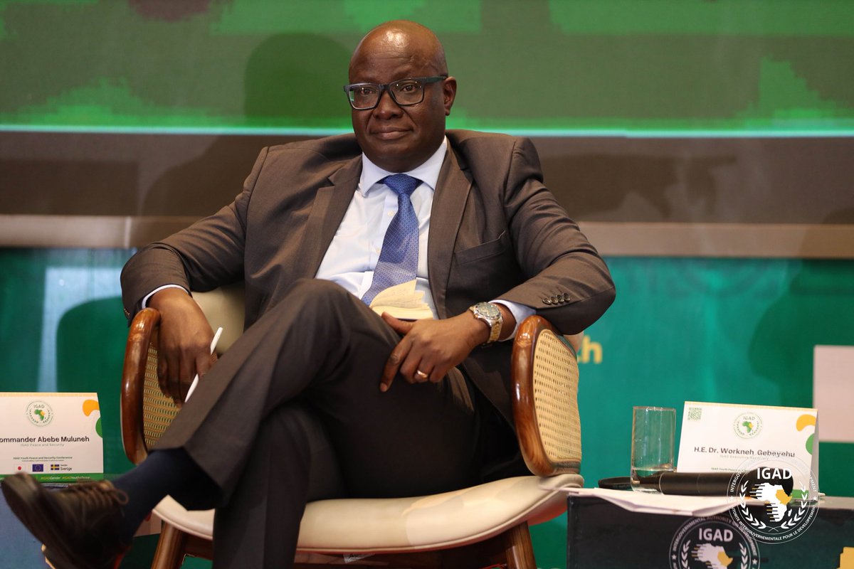 Panel 2: Youth Participation in Electoral &amp; Political Processes

Moderated by <a href="/mogesam/">Moges A Ali</a> at #IGADYouth4Peace.

🗳 <a href="/camluso/">Camlus Omogo</a> (IGAD-CEWARN): 5 of 8 IGAD states hold elections in 2 yrs — youth are the largest demographic &amp; key decision-makers.

🇪🇹 <a href="/DlenyB/">Lensa Biyena</a> : Elections &amp; leadership are