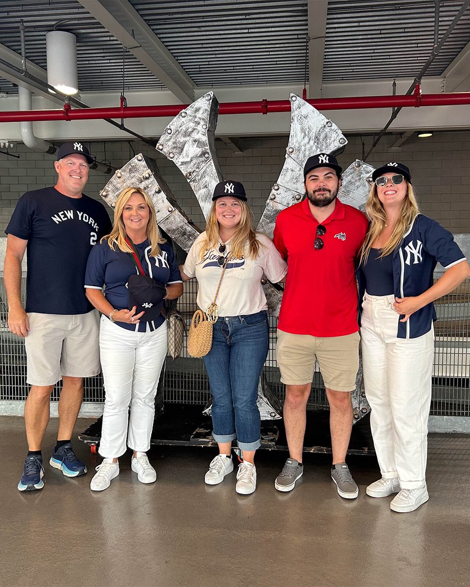 stonybrookalum's tweet photo. Our #SeawolvesForLife had a ball this weekend at Yankee Stadium watching the Yanks play the Astros. ⚾
What hit things out of the park were the co-branded hats with our @StonyBrookU @WolfieSeawolf logo. We can't wait to see everyone at the next event! https://t.co/eh0vPGkrlk https://t.co/WCbZuz3i8o