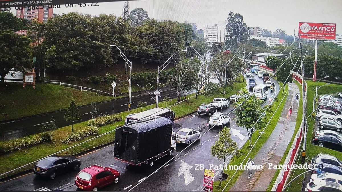 🚨 #MovilidadRionegro | 8:50 a.m.

Un accidente de tránsito genera movilidad reducida en el sector del Patinódromo. Agentes de tránsito atienden la situación.

➡️ Se recomienda a los conductores tomar vías alternas y conducir con precaución.