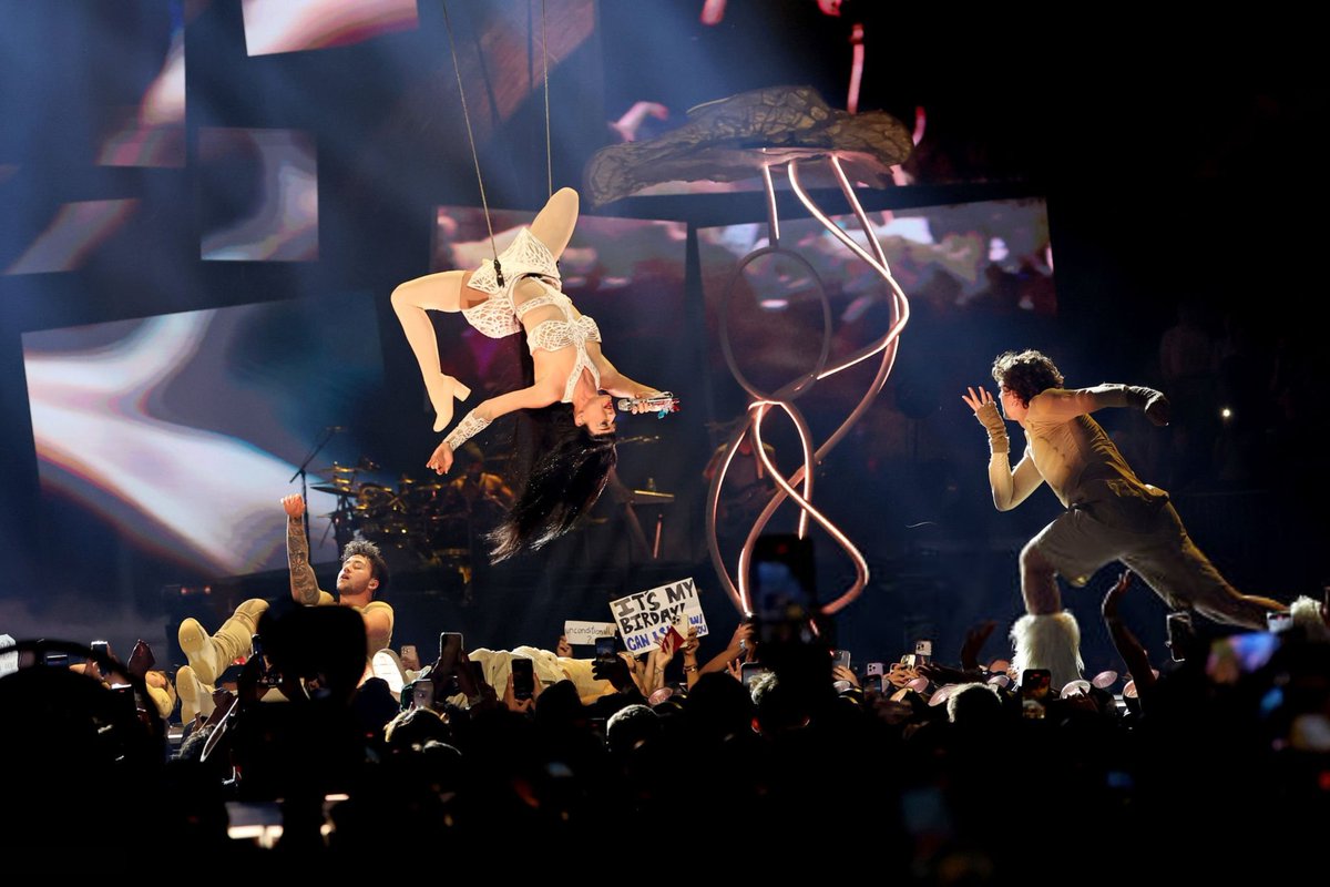 #TheLifetimesTour: Katy Perry stuns sold out crowd in New York City at Madison Square Garden.

📸 HQ: katygallery.com/thumbnails.php…