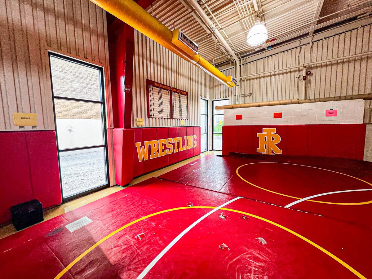 Collins Company (@collins_comp) on Twitter photo 📍Rock Island High School in Illinois (wrestling room) just won. 💪 We padded the walls with safety, durability, and team pride in mind.
We worked with <a href="/RockIslandHigh2/">Rock Island High School</a> @bsnsports to bring the wrestling room to life!
#rockislandpride #wrestlingroomgoals #collinscompany #gympads 📍Rock Island High School in Illinois (wrestling room) just won. 💪 We padded the walls with safety, durability, and team pride in mind.
We worked with <a href="/RockIslandHigh2/">Rock Island High School</a> @bsnsports to bring the wrestling room to life!
#rockislandpride #wrestlingroomgoals #collinscompany #gympads