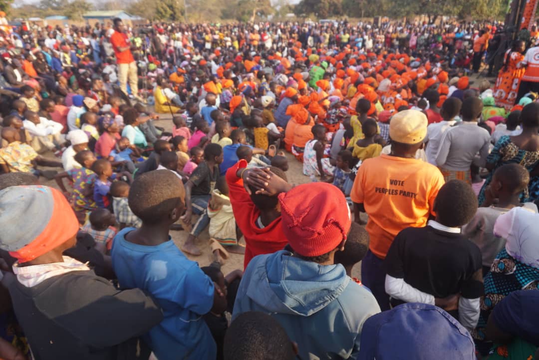 PP_Malawi's tweet photo. People of Euthini came out in large numbers to share in the aspirations for a better Malawi when @DrJoyceBanda visited them in their rural area. The message remains economic stabilization,food sufficiency &amp; then implementation of the manifesto's long term development plans. https://t.co/ubA8RuFYlr