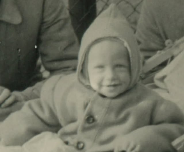 81 lat temu przez jednostki niemieckie został zamordowany Pawełek Franaszek (1,5 roczku)
🩸Zamordowany podczas Rzezi Woli, 6 sierpnia 1944 roku, razem ze swoją Mamą Janiną na terenie kościoła św. Wawrzyńca. Pani Janina Franaszek była w ciąży...
🩸Pani Janina Franaszek wg relacji
