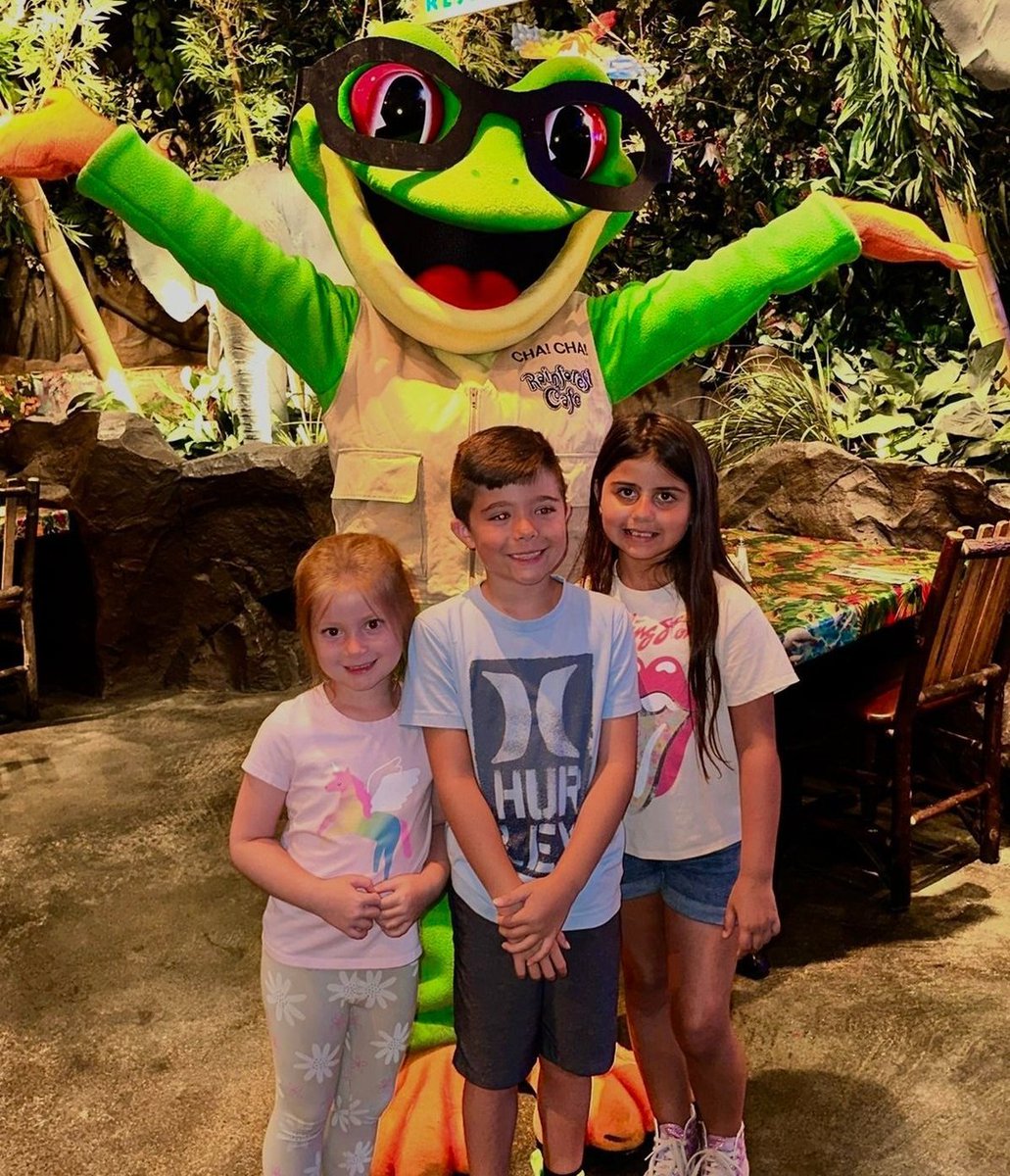 It's Back to School Bash time! ✏️⁣

Join us at 5 PM at our Ontario Mills, Opry Mills, and Sawgrass Mills locations to enjoy kid's meals, Cha! Cha! meet and greet, games, activities, and more!⁣⁣

Walk ins are welcome! Reserve your table: bit.ly/44sm9i2