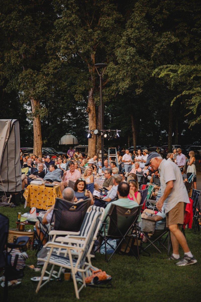 dyerobservers's tweet image. 🎶 Last month&apos;s #BluebirdOnTheMountain event was full of spellbinding music, stunning sunset views and picnics.

Tickets go live at noon today for our Sept. 13 concert featuring @brinley_, @sarahbuxton &amp;amp; Aaron Eshius!

Grab tix before they&apos;re gone: ow.ly/qpXu50Wx2kN