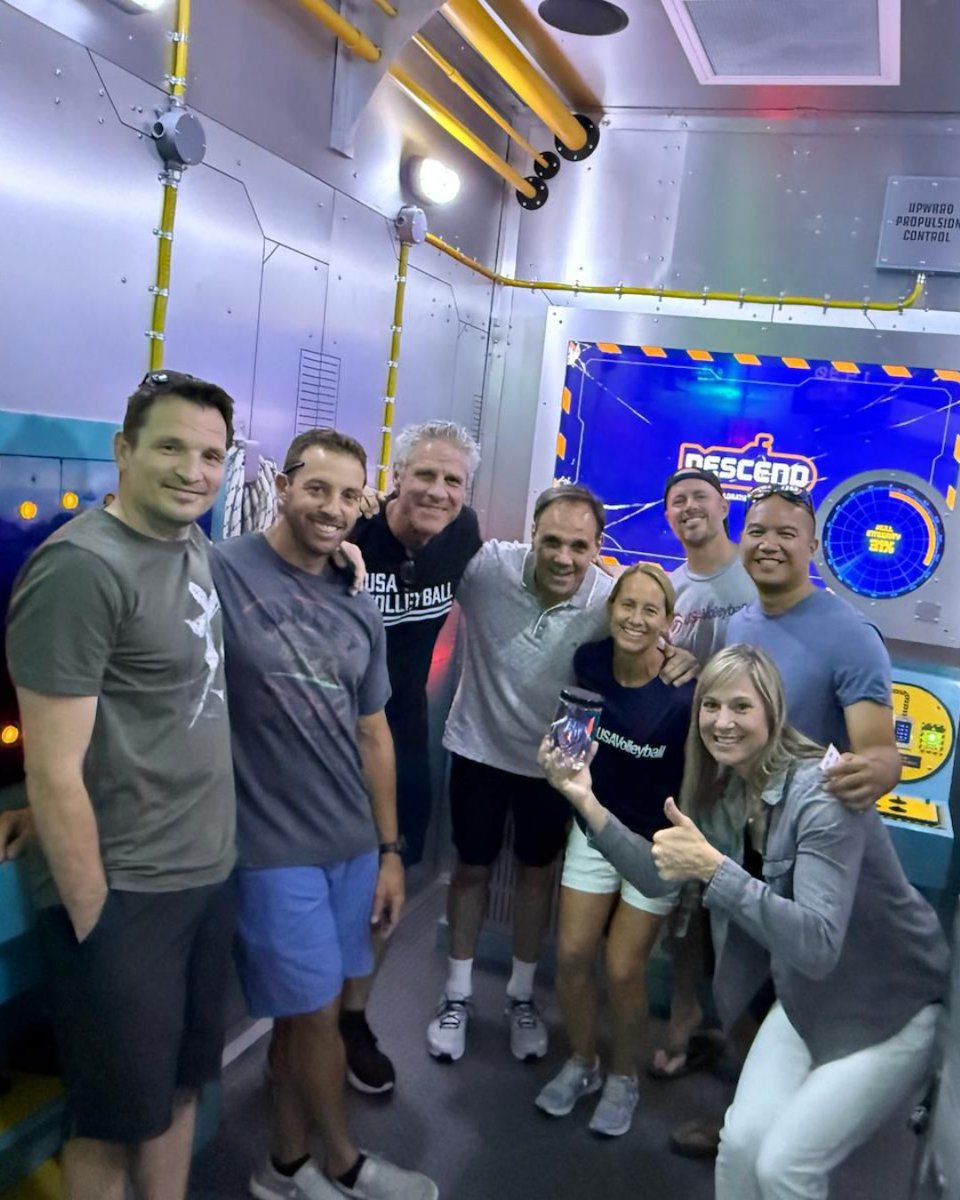 Men’s National Team: The Escape Game edition 🔐

Comment which team you think escaped 🧐⬇️

Matt, Max, Thomas, Aaron and Jake are only visiting but you will see a few of them at our Red vs Blue scrimmage this Thursday at Cypress College! 🇺🇸

Tickets 🔗: go.usav.org/mntscrimmagetix