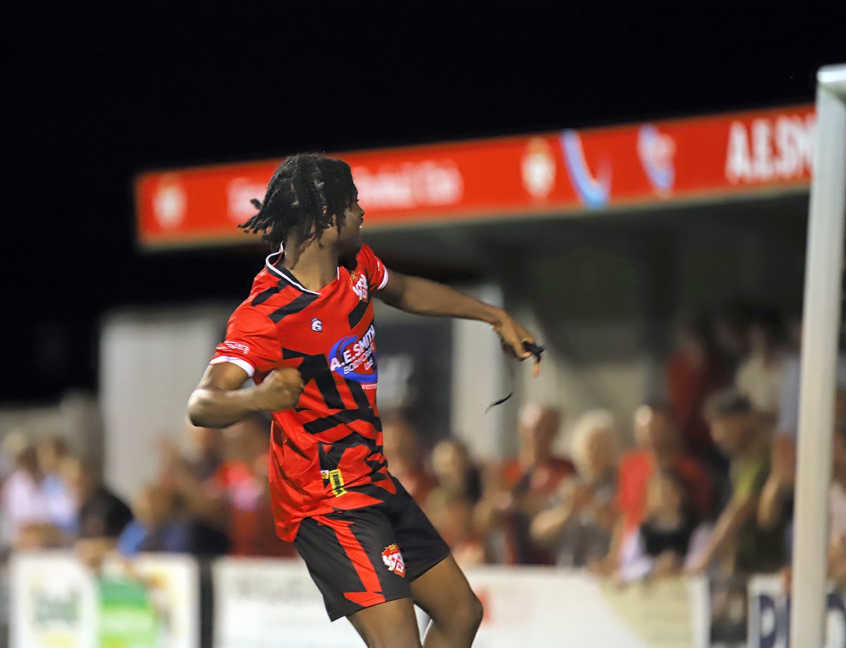 3pt✅!  Thank you all for the amazing support 🙏🏾🔴⚫️  <a href="/KTFCOfficial/">Kettering Town FC</a>