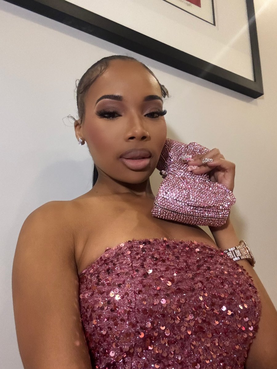 suhlawm's tweet photo. Cold a** cocky btch, fur in the summer time 💅👛 #myday #leoshit 0811 the prettiest was born 🎀 https://t.co/bOgr4Bs2cm