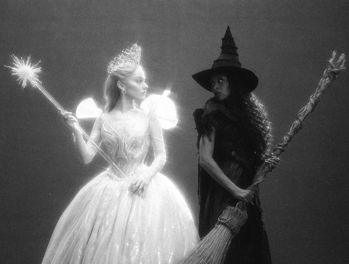 the witches are back