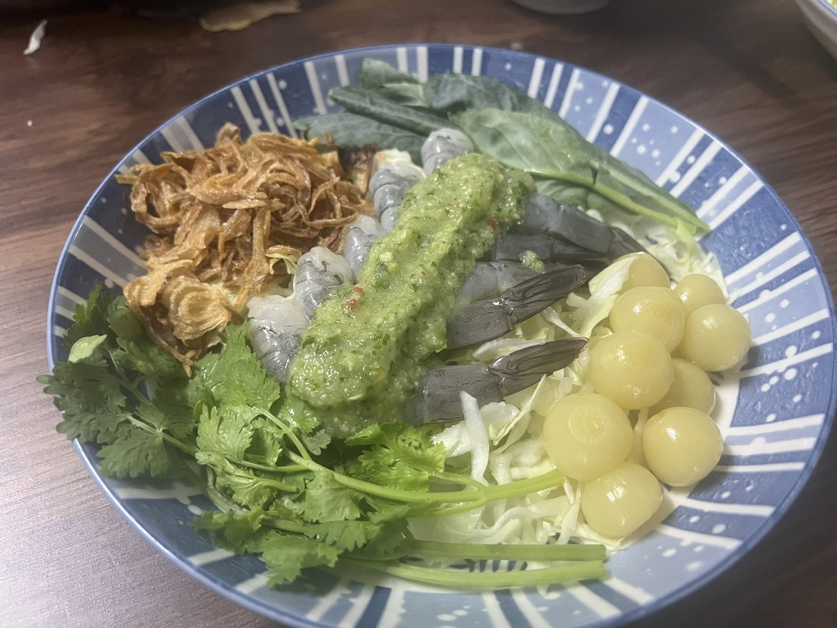 Issarapap92's tweet image. เทสอาหารก่อนจะขายจริงและราคาก่อนจะลองขายจริง กุ้งแช่พร้อมเครื่องเคียง 79 บาท กุ้ง5ตัว ผ่านไหมคอมเม้นหน่อย #กุ้งแช่น้ำปลา #ต้าวPlus+++