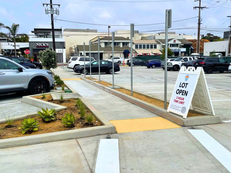 MBNewsTweets's tweet photo. We asked what people thought Lot 3 in Manhattan Beach should be named. Here’s what happened: https://t.co/K3UIHoZc8c https://t.co/boXzfUFBwN