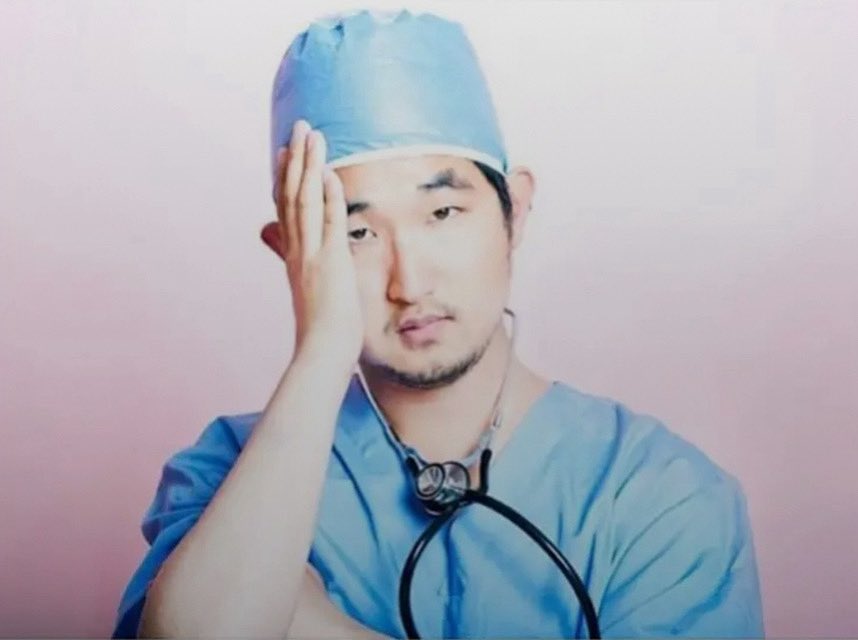 Djyeo_coffee's tweet image. Surgeon Dr Kim at your service in character acting for a medical comedy. 👨‍⚕️ 📺 #incharacter #surgeon #actor #comedyactor #pilotseason