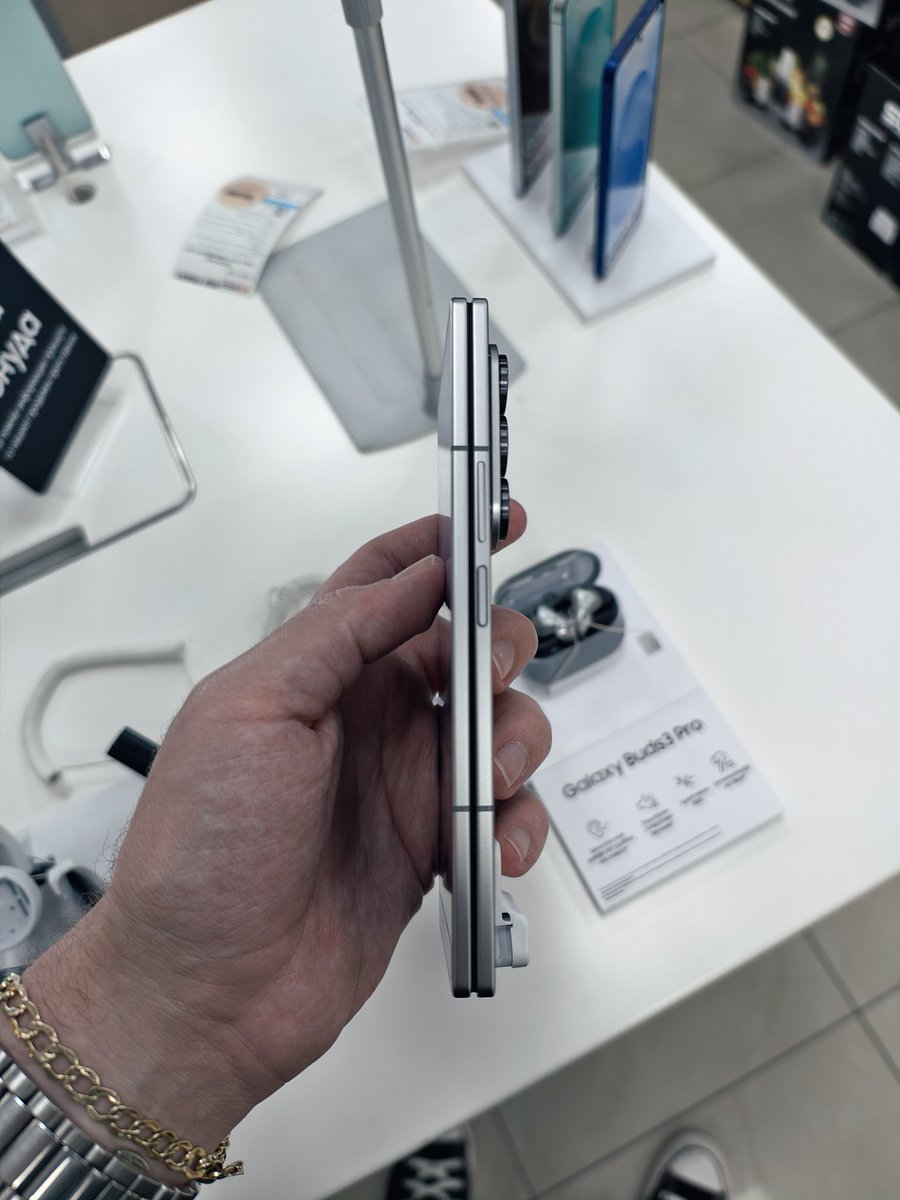 Lemonade tweet media