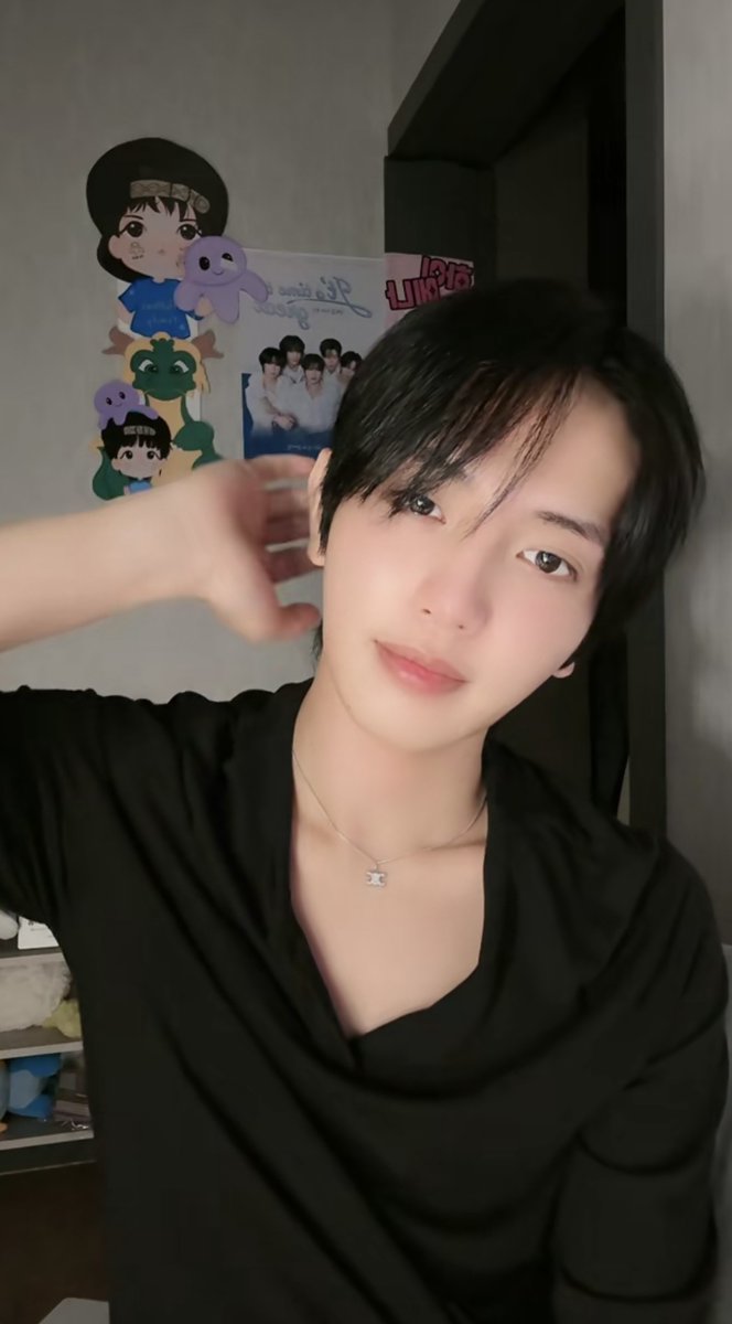 🎥 HEEJUN IS LIVE ON TIKTOK NOW! 

📎: vt.tiktok.com/ZSS3rp8Hv/ 

💬 Show your love and support in the comments! Don’t forget to tap tap screen 💚 

#KWON_HEEJUN #권희준 #クォンヒジュン #HEEJUN_GLOBAL #희망단
