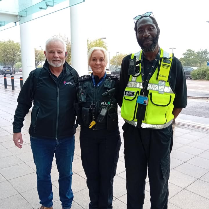 10 disruptive teens. Multiple stores targeted.

At our ASB proof of concept site, our officers worked with retail security &amp; Police to engage &amp; disperse them, protecting staff, customers &amp; businesses.

Partnership works. 
#ASB #Security #RetailSecurity