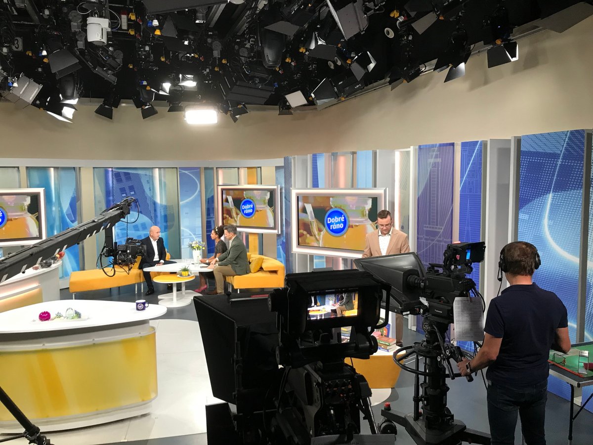 Inspekce_prace's tweet photo. @Inspekce_prace v Dobrém ránu České televize na téma  „práce na černo“ a kontrol zaměřených na odhalování nelegálního zaměstnávání. Diváci se dozvěděli, jaká rizika hrozí při "práci na černo" zaměstnavatelům, ale i nelegálně zaměstnaným pracovníkům, a spoustu dalších informací. https://t.co/8jwqG9kdp3