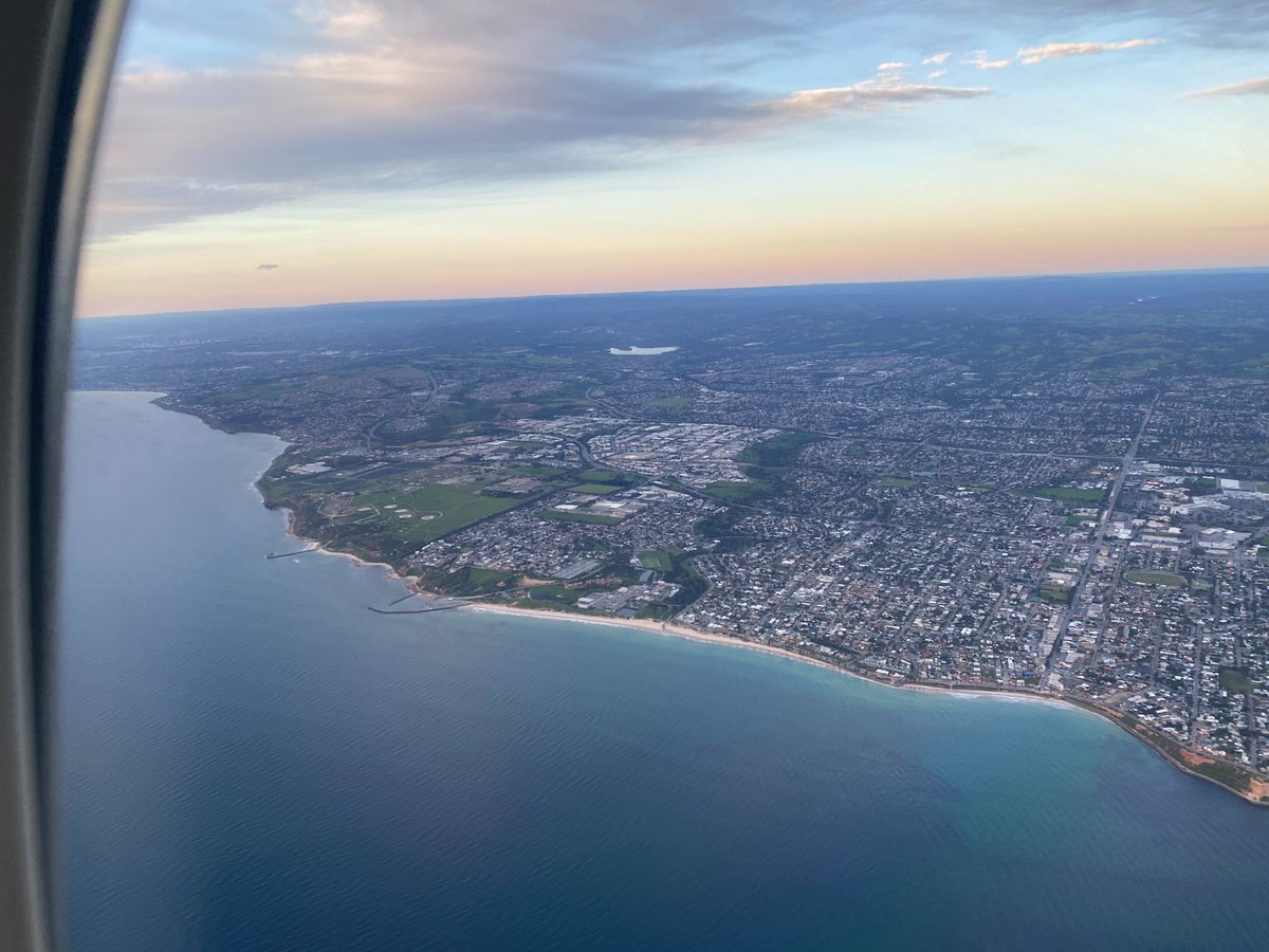 Films_Inspire's tweet image. On the way to New Zealand! 🇳🇿Takeoff from Australia; enjoying some fresh strawberries on board. #FlightExperience @VirginAustralia @FlyAirNZ