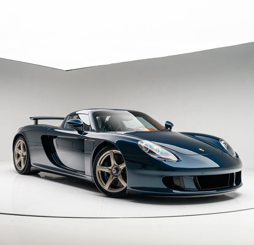Jordan92338366's tweet photo. Carrera GT in Amazon Green Metallic 💎 https://t.co/r5S0uLPEFq
