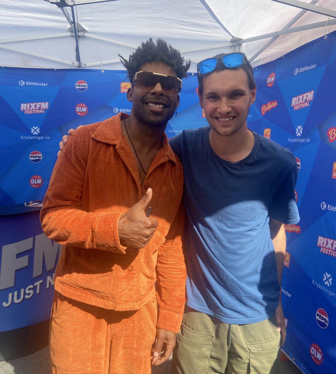 robertjed1996's tweet image. I met two before. And I meet one new. I meet them all three in Stockholm. I will watch them perform on Rix FM Festival there

#rixfmfestival #rixfm