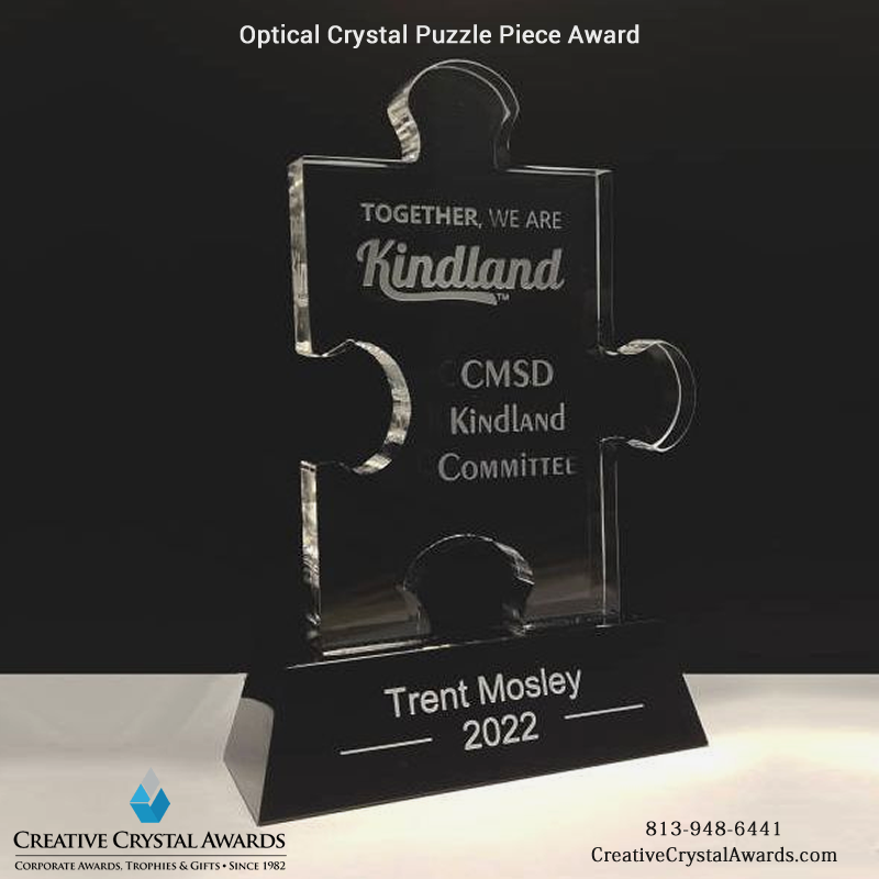 This crystal #puzzle #award will make a wonderful #recognition award for those innovative talented individuals who have amazing problem solving skills. creativecrystalawards.com/product/crysta…

#PuzzlePiece #plaques #plaque #awardplaques #crystalartward #crystalawards #awards #corporateawards