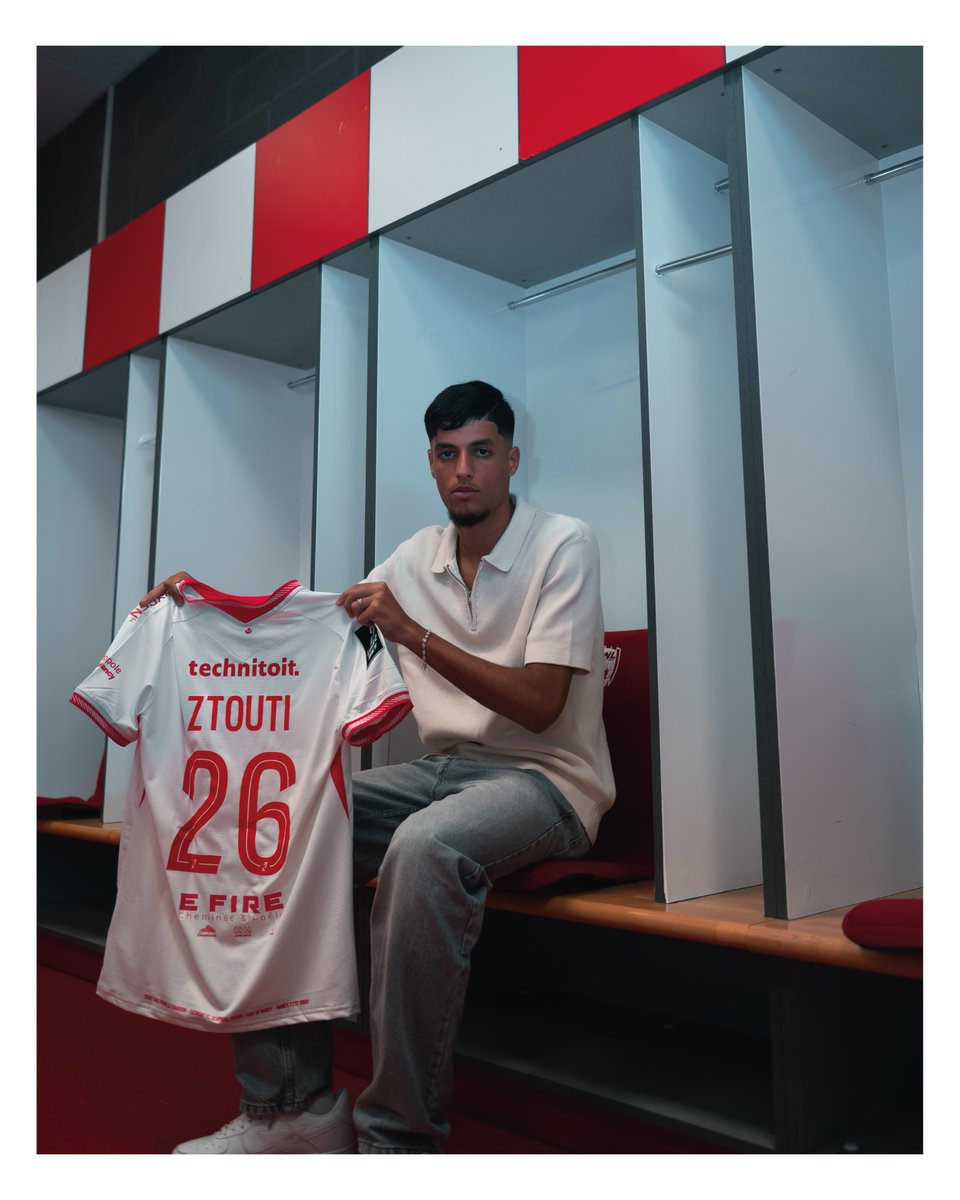 asnlofficiel's tweet image. ✍️ Ztouti Zakaria, né le 20 octobre 2006, attaquant, a paraphé aujourd’hui son premier contrat professionnel avec son club formateur pour les trois prochaines saisons ! 🔴⚪️

Félicitations Zakaria👊

#ASNL #coeur #renouveau