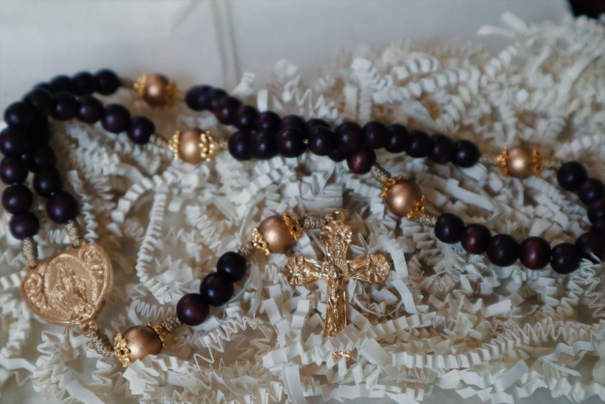 Darling Rosary (@darlingrosary) on Twitter photo Hey guys! In case you haven’t seen, we produced some LIMITED EDITION rosaries for <a href="/HippieReligious/">The Religious Hippie</a> which drop TOMORROW 🎁
We won’t be selling these in our shop, so be sure to check them out at the-religious-hippie.square.site tomorrow before they’re gone forever 🙏🙌 Hey guys! In case you haven’t seen, we produced some LIMITED EDITION rosaries for <a href="/HippieReligious/">The Religious Hippie</a> which drop TOMORROW 🎁
We won’t be selling these in our shop, so be sure to check them out at the-religious-hippie.square.site tomorrow before they’re gone forever 🙏🙌