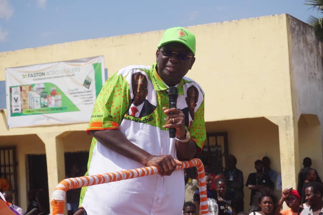 PP_Malawi's tweet photo. On Wednesday August 13, People's Party Presidential candidate @DrJoyceBanda continued with her campaign in Mzimba with a first stop at Kafukule trading center. Dr. Banda &amp; her running mate Khumbo Kachali continues to woo and assure Malawians of a govt that will serve them. https://t.co/bo6hwQ06Zj