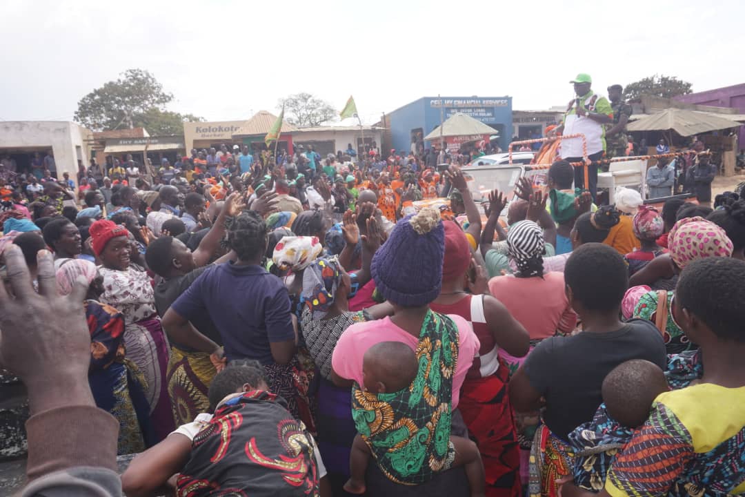 PP_Malawi's tweet photo. On Wednesday August 13, People's Party Presidential candidate @DrJoyceBanda continued with her campaign in Mzimba with a first stop at Kafukule trading center. Dr. Banda &amp; her running mate Khumbo Kachali continues to woo and assure Malawians of a govt that will serve them. https://t.co/bo6hwQ06Zj