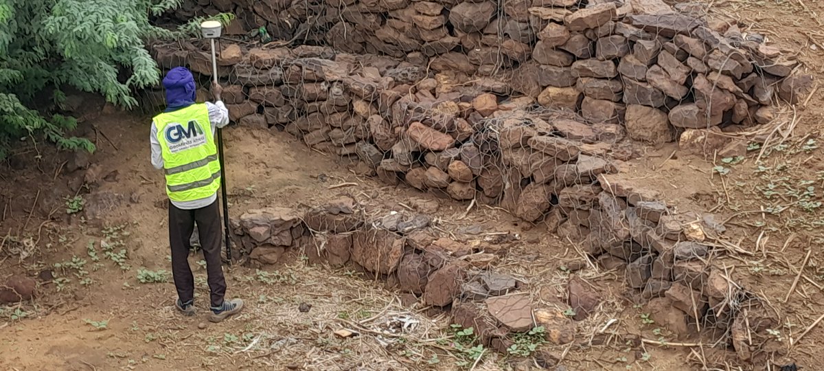 GeoMindsAfrica's tweet image. #GeoMindsAfrica is continuing to provide its expertise in high-precision #topographic #surveying as part of the #PIDACCBN project in the #Tahoua region, at the #Azarori #Nomade site in #Niger, in order to help #reduce the #vulnerability of local residents to #flooding.