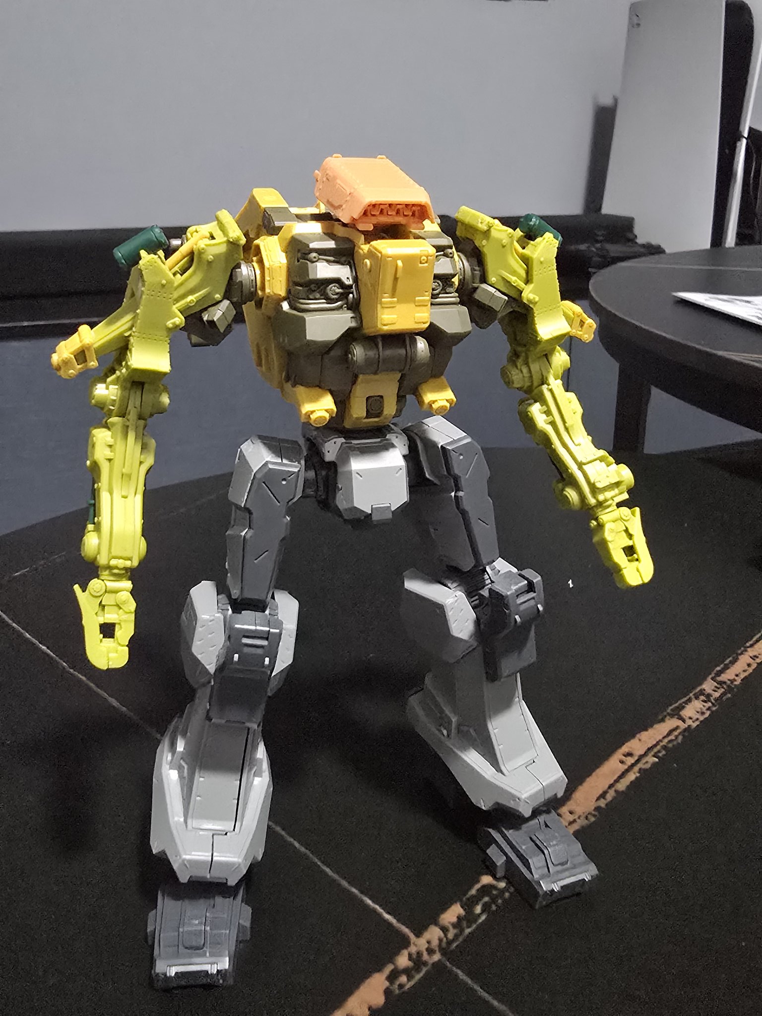 アーマードコア 再生産】1/72 アスピナ ホワイト・グリント ARMORED CORE 4ver