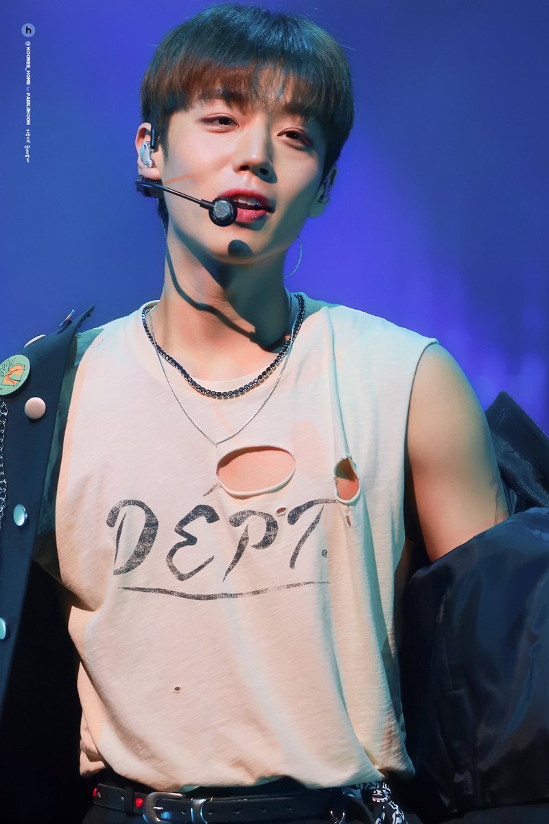 Hoonee_home's tweet photo. 20250712 PARKJIHOON FAN MEETING ‘OPENING’ in Seoul

　　　　　╰(*´︶`*)╯♡

#박지훈 #Parkjihoon https://t.co/wrBxKg79D8