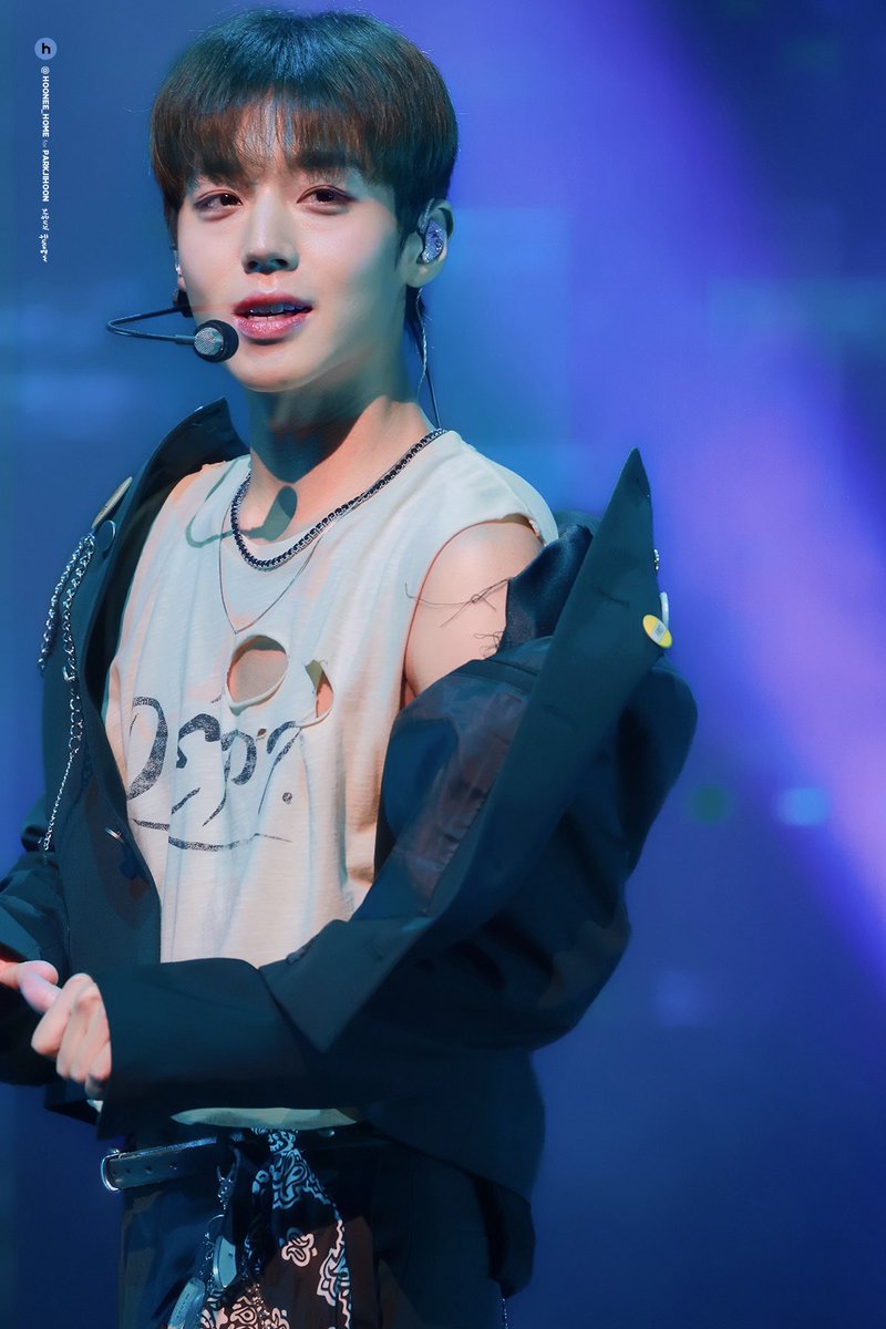 Hoonee_home's tweet photo. 20250712 PARKJIHOON FAN MEETING ‘OPENING’ in Seoul

　　　　　╰(*´︶`*)╯♡

#박지훈 #Parkjihoon https://t.co/wrBxKg79D8