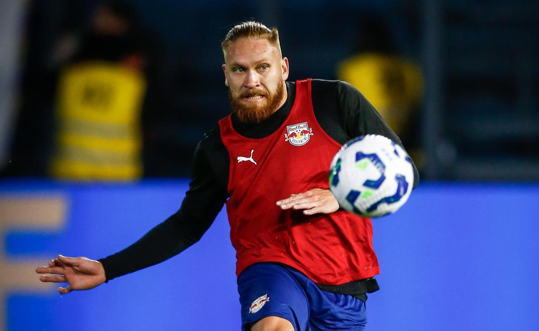 Isidro Pitta teve uma lesão na posterior da coxa esquerda, e vai desfalcar o Bragantino nos próximos jogos do Brasileirão.

O zagueiro Pedro Henrique também teve uma lesão na coxa, porém é uma lesão bem leve, e ele deve perder apenas a partida contra o Ceará no sábado.