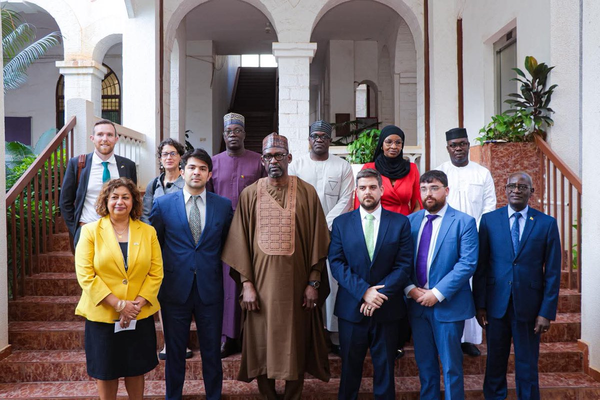 J'ai tenu, ce mardi 12 août 2025, une séance de travail avec une délégation des membres du personnel du Comité des Affaires étrangères de la Chambre des Représentants du Congrès des Etats-Unis d’Amérique, conduite par Monsieur Michael McCabe Jr., en présence de Madame