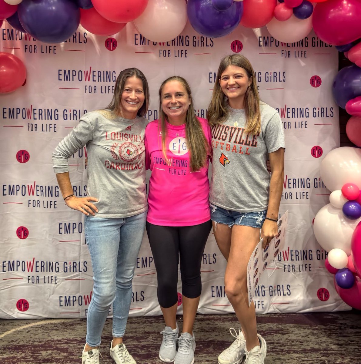 donuttt2's tweet photo. From Florida to Chicago! Such a small world! 

Great to spend some time with @taylor30407895 this past weekend! 🥎 https://t.co/x1oyjQxdOn