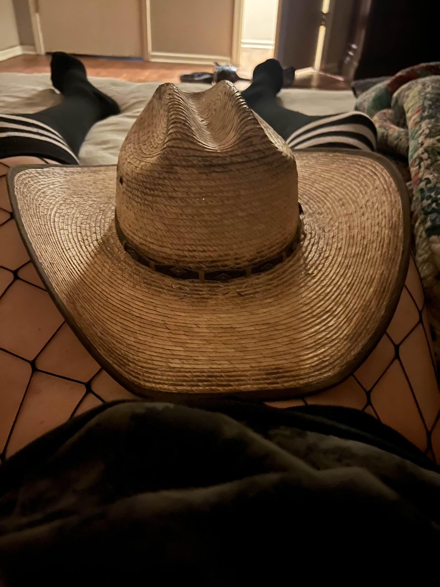 AlmostXNixy's tweet photo. Save a horse, ride a Cowthing :3

Old photos but will do it again soon, sadly don’t have the cowgirl hat anymore 💔

#Femboy #femboythigh https://t.co/xnnHzatG3C
