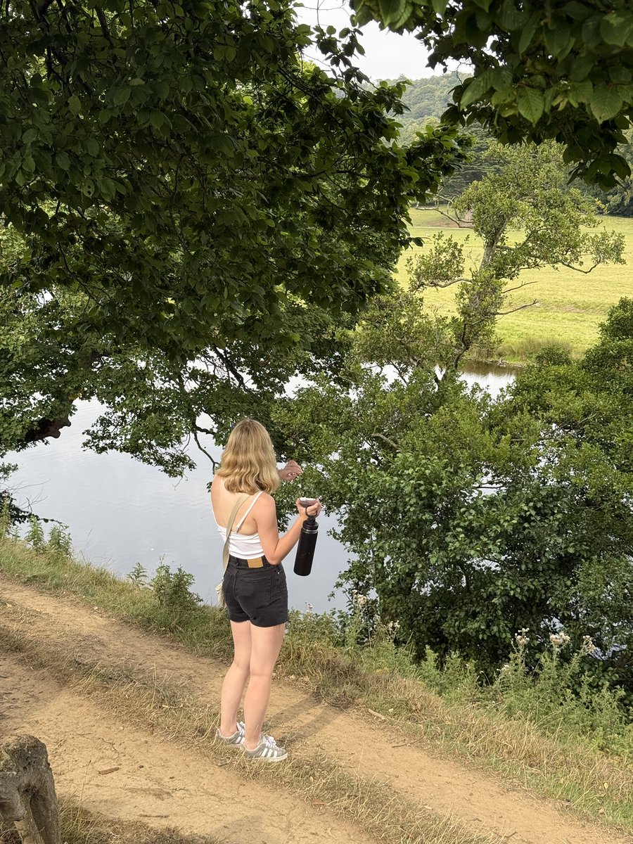 hanniextra's tweet photo. historical houses, theme parks, star gazing and SO many animals. abs i love u so so bad i’m so lucky i met u🫶🏼🫶🏼🫶🏼🫶🏼 https://t.co/tHGvjjS7JA