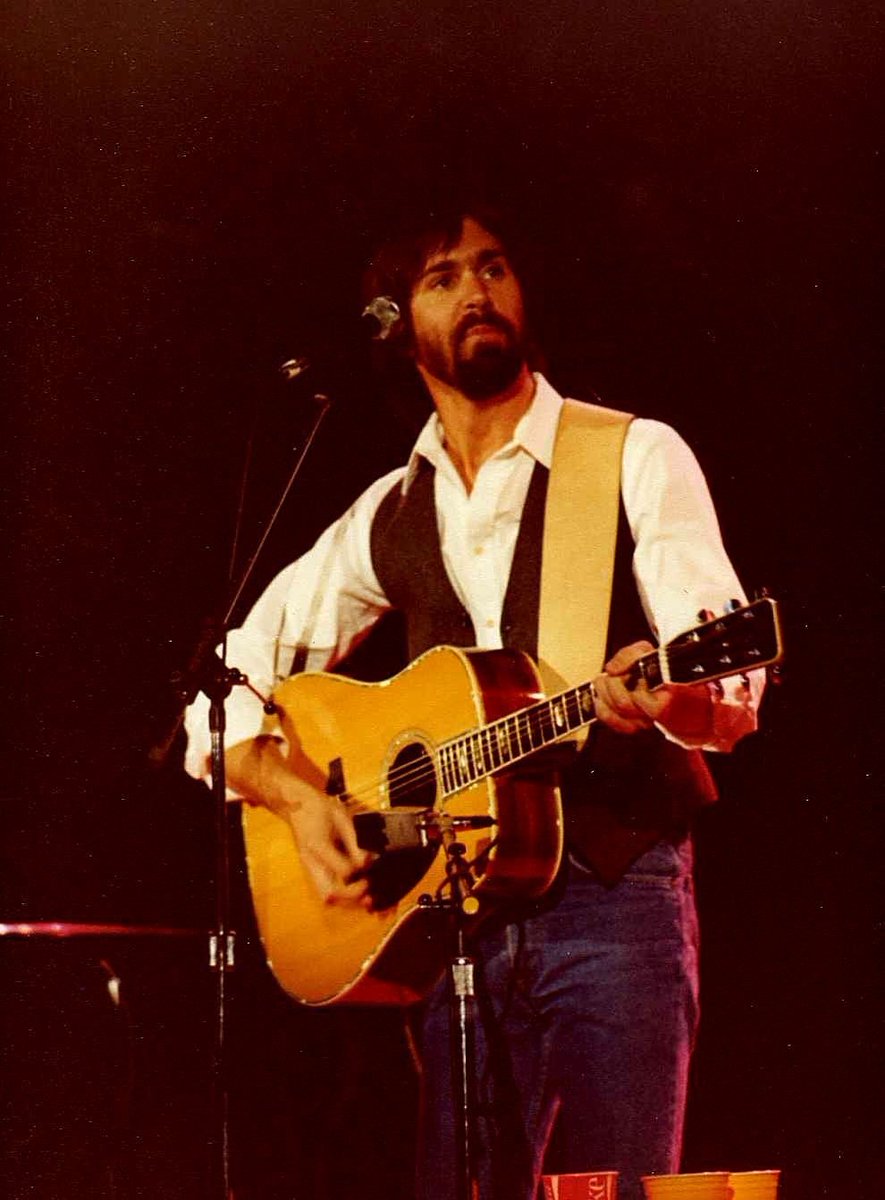 MSolisEscobar's tweet photo. #OTD Dan Fogelberg (August 13, 1951 – December 16, 2007) #musician, #songwriter, #composer, and multi-#instrumentalist. He is known for his 1980s songs, including “Longer” (1979), “Same Old Lang Syne” (1980), and “Leader of the Band” (1982).
https://t.co/GV9pgCYnso https://t.co/4j60uNwcxB