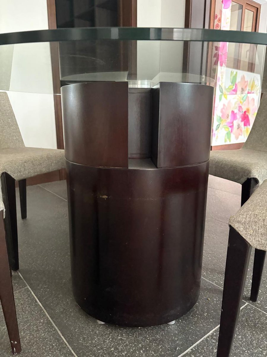 l_talias's tweet photo. Esto y mucho más en Talia’s.  Mayor información al WhatsApp (502) 30081110 #talias #ventadegarage #Guatemala  #preloved #comedor #decoracion https://t.co/VtZd1FhgBN