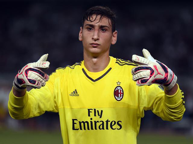 Gigio Donnarumma has been playing first team football since he was 16 😳