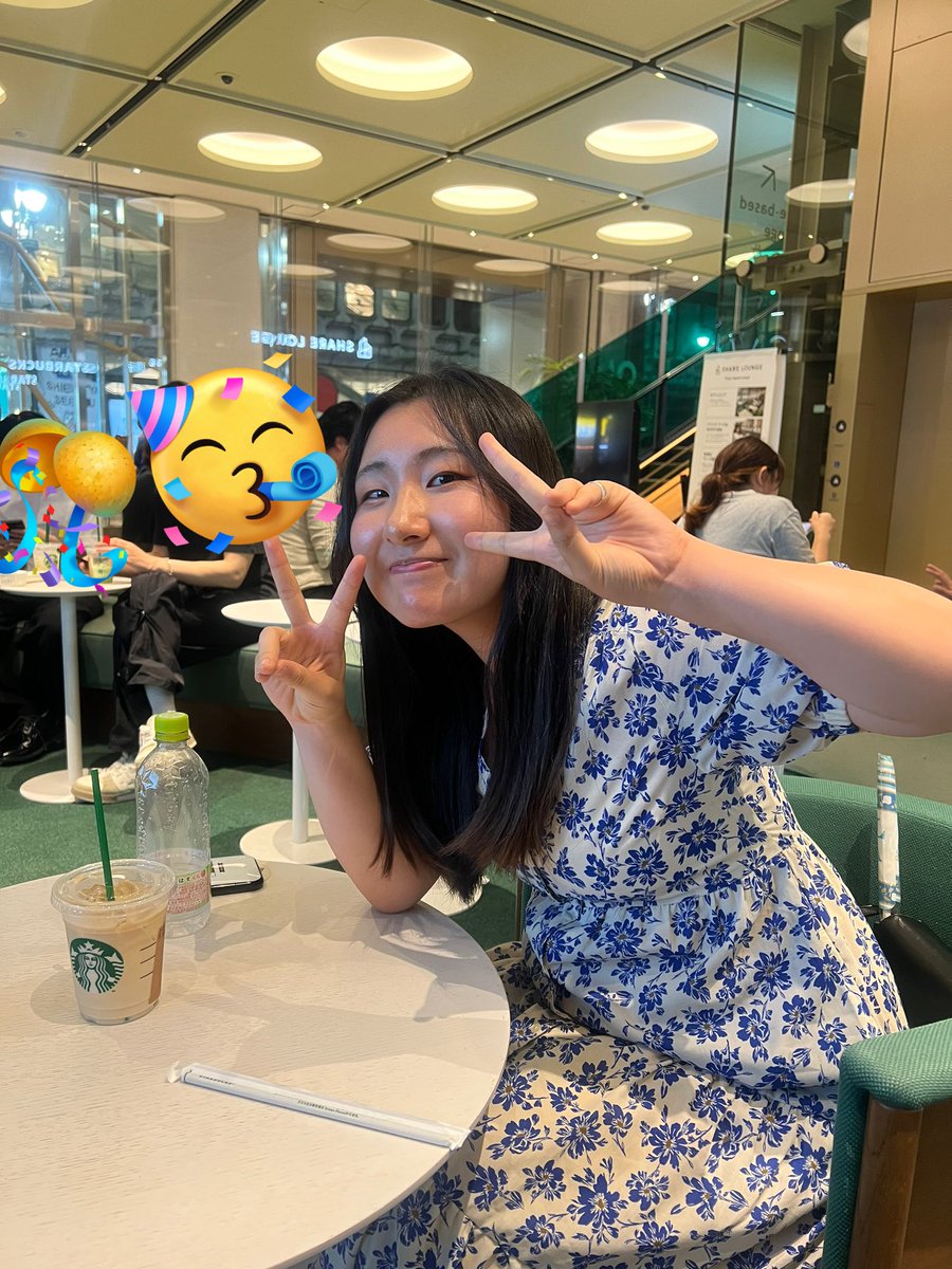 22さいになりました。
おすしたべて、チョコケーキたべて。今日、甘いものが無限に食べれなくなっていることが発覚しました。おとなになっても、自由な私でありたい、そして胃もたれしない、そんなふうになりたいです。