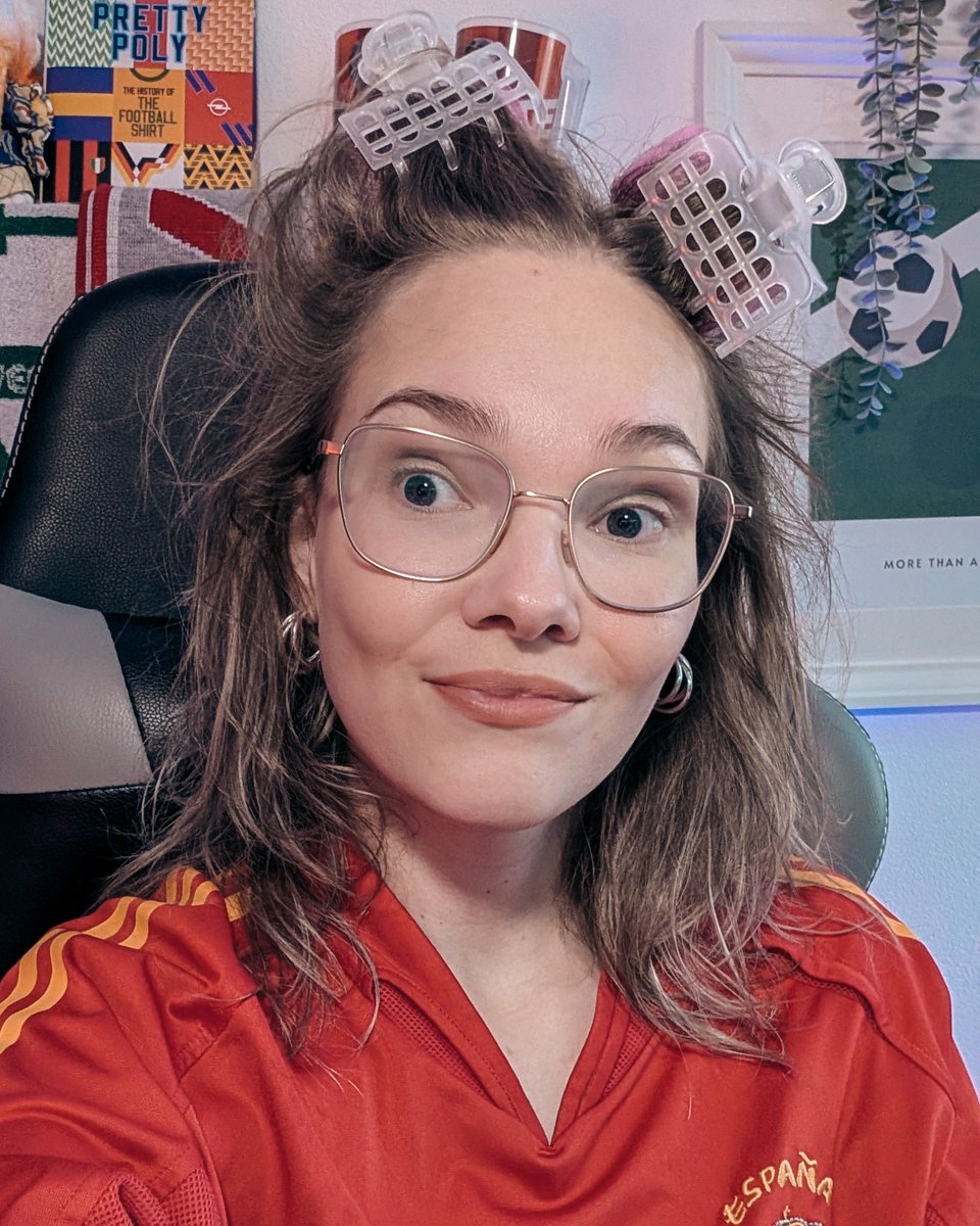 Me watching all these content creators immediately starting to pump out content. I envy you. You will never truly understand the struggle of having to do your hair and makeup first. But I'm happy for you. I guess 😔