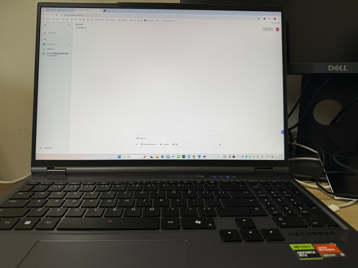 xiaobudev's tweet photo. 我开发的自媒体软件，用户绝大多数都是Windows，虽然Electron开发是跨平台的，但为了贴近用户的使用场景，排查用户各种奇怪的问题，还是决心切换��Windows下开发了，用了10来年的macbook，Windows下做开发有哪些效率高的方式？
昨天刚定了一台新本 https://t.co/BuL53yAD5o