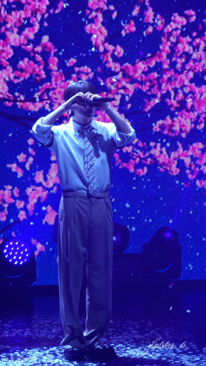 HBD🐶💚
#찬이와함께라면_매일이공휴일
#HAPPY814_WITH_GONGCHAN