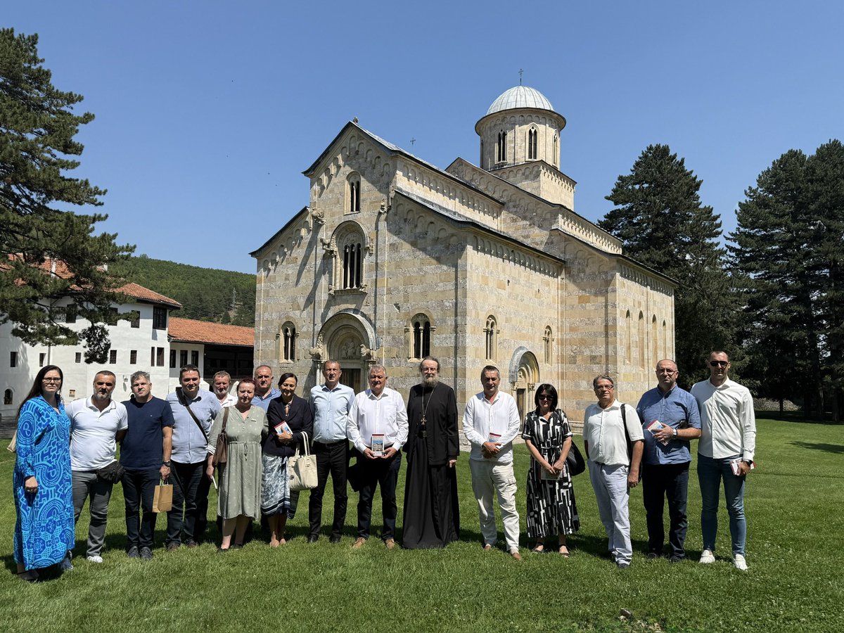 This morning, Visoki Dečani Monastery hosted a distinguished delegation from the Red Cross of Serbia and Republika Srpska (BiH). Following a guided tour of the historic church, Abbot Father Sava Janjić engaged in a meaningful discussion with the guests on the pressing