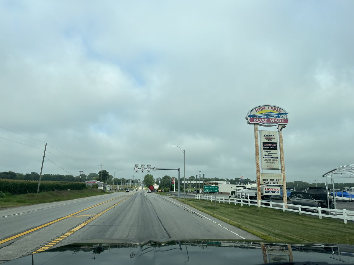 MaineWesley's tweet photo. Short stint on US-6 in Indiana today.  Love the US Highways.
#ushighways 
#smalltownamerica https://t.co/2yMfdHuDL3